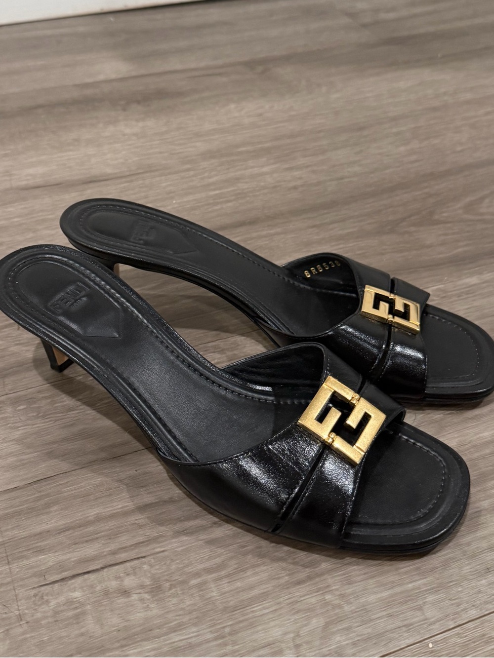 Fendi Fold Leather Kitten-Heel Sandals - Picture 6 of 8